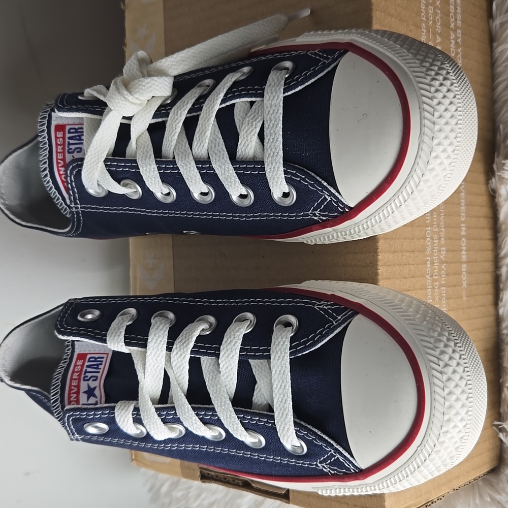 Converse Chuck Taylor All Star Ox Sneakers   Navy Blue Size US 8 - Picture 2 of 4